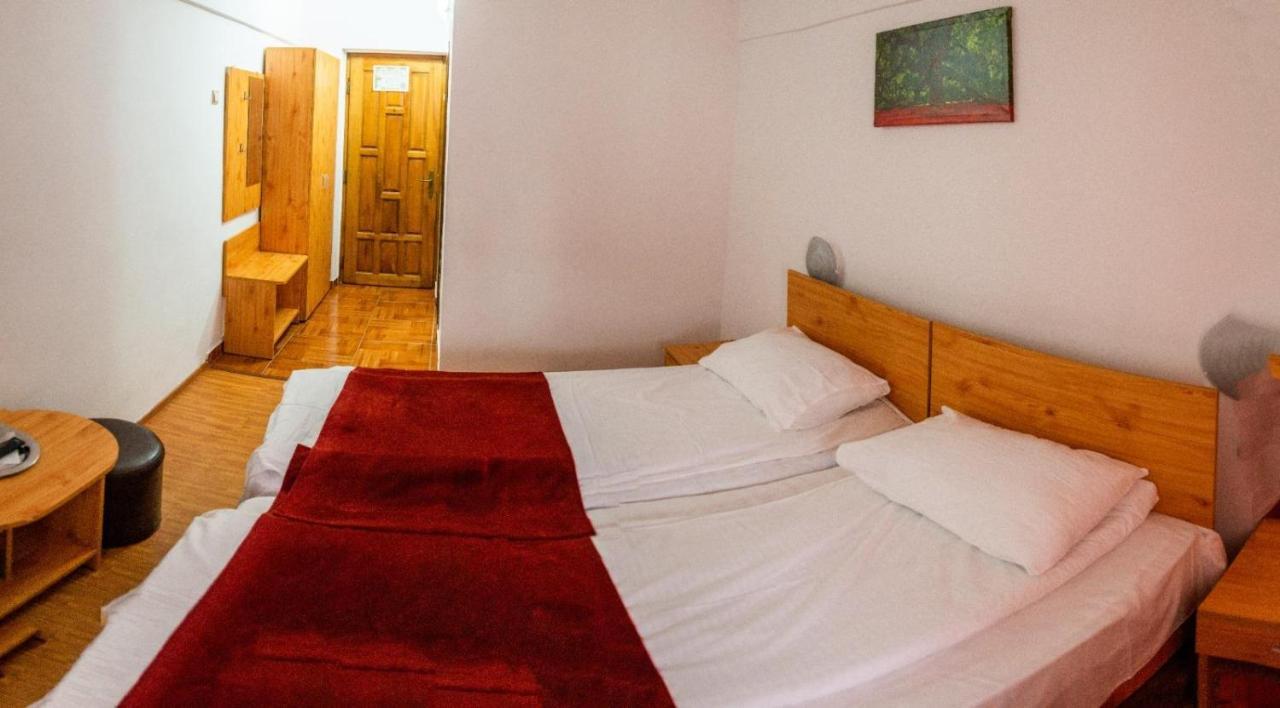 Hotel Horezu Luaran gambar