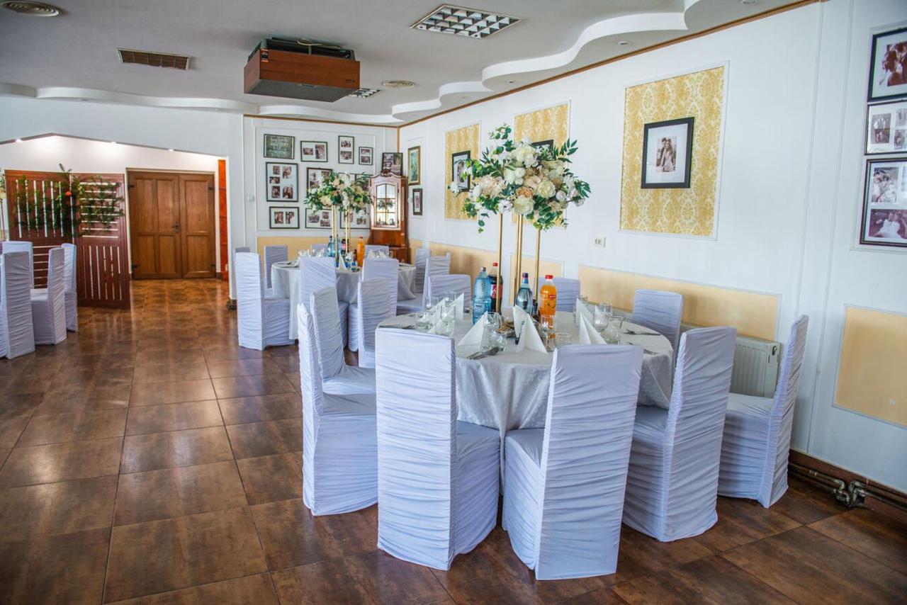 Hotel Horezu Luaran gambar