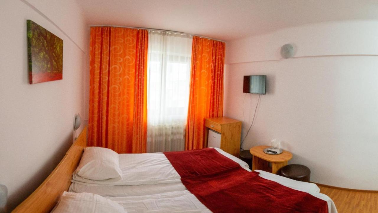 Hotel Horezu Luaran gambar