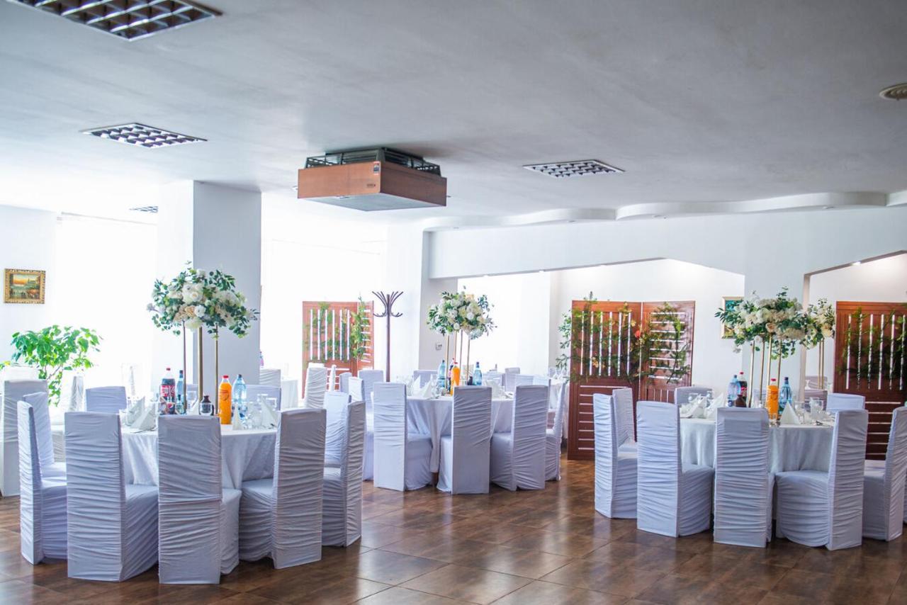 Hotel Horezu Luaran gambar